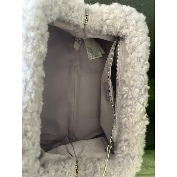 COS Oversized Frame Sherpa Teddy Clutch - Picture 2 of 3